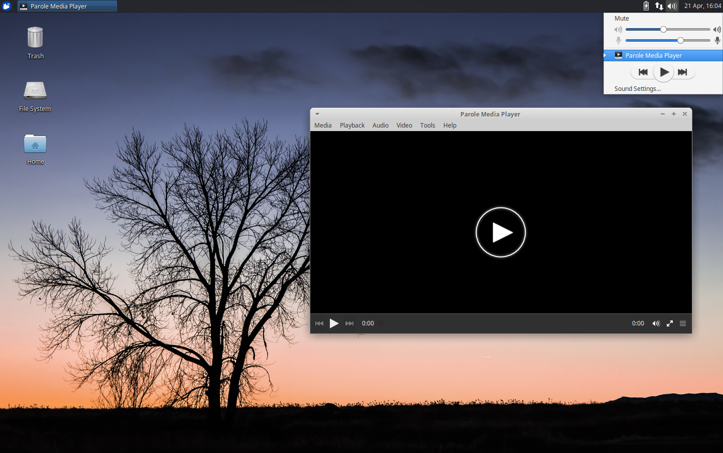 Parole Media Player, with sound menu integration, is included to make it easy to play your media.